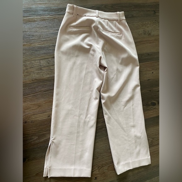 Pale pink capri pants from express - Picture 2 of 5